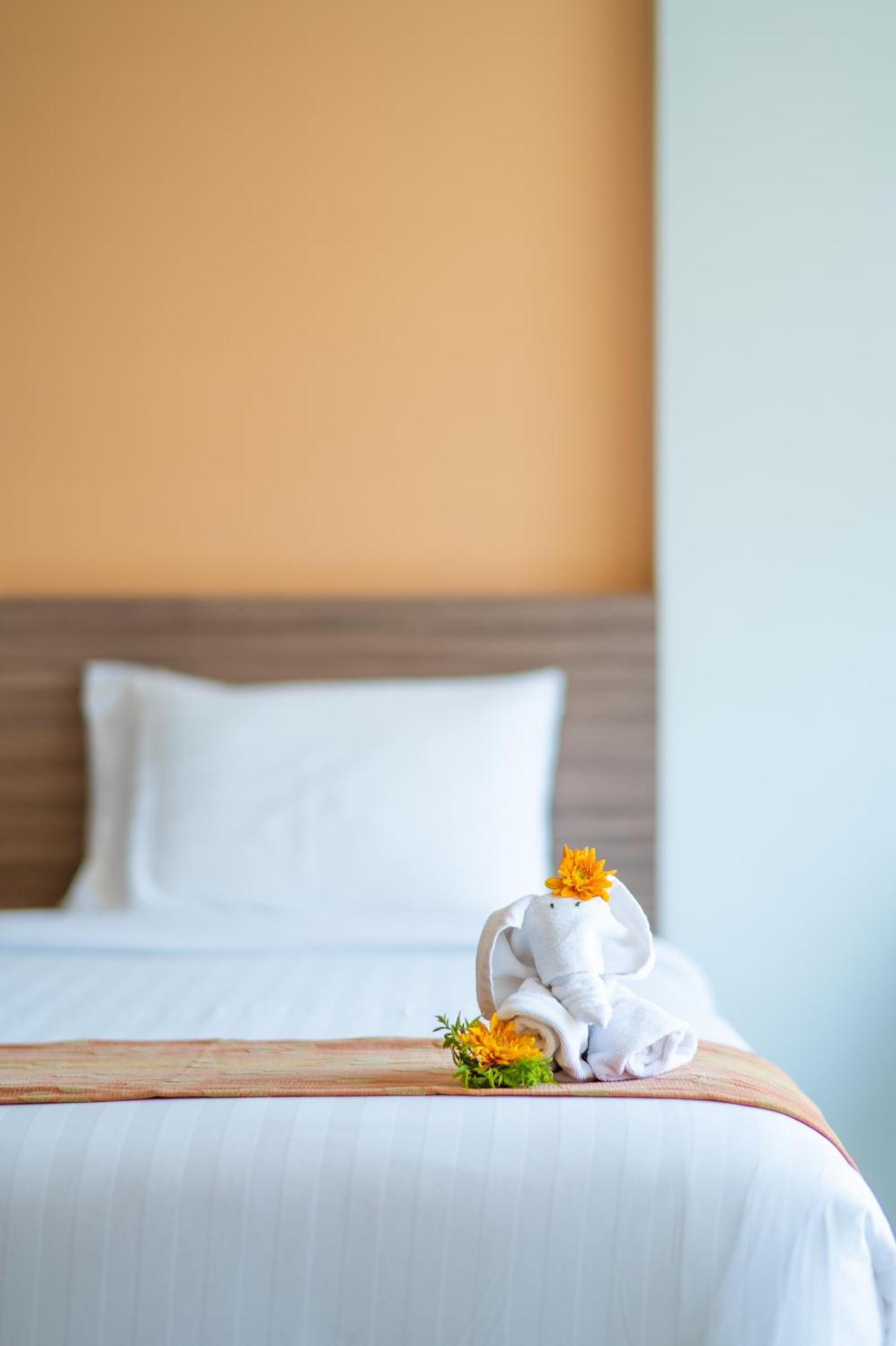 The Lantern - Sha Extra Hotell Patong